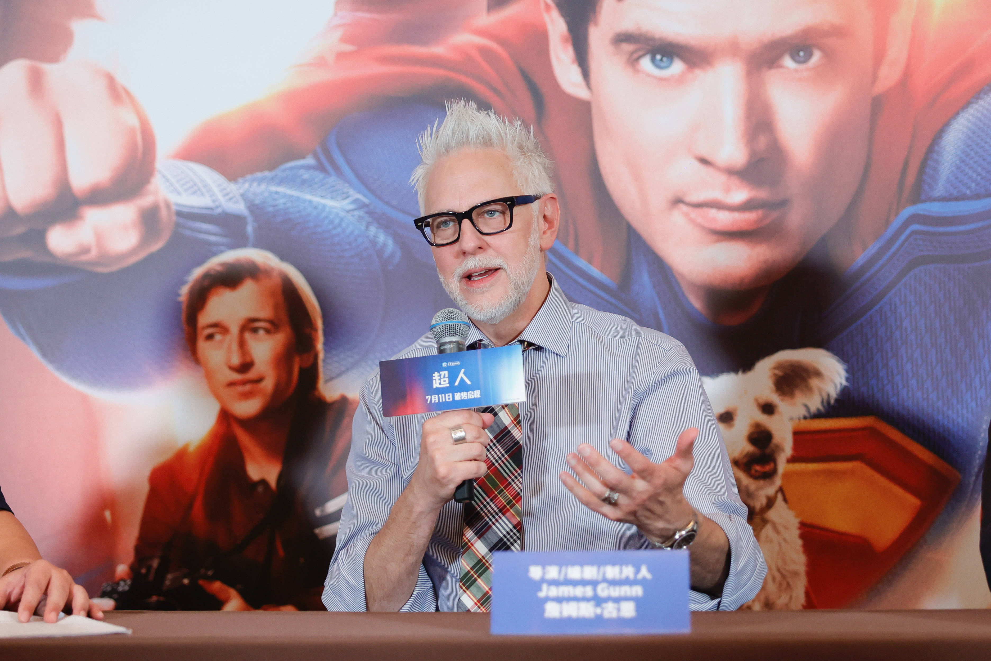 詹姆斯在中国队比赛中关键助攻，挺进下一轮引发热议！